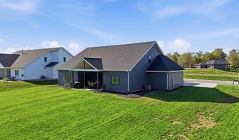 1908 Golfview Dr, Auburn, IN 46706