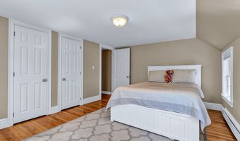 36 Whiting Farm Rd, Branford, CT 06405
