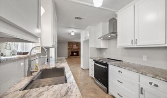 102 E Hopper St, Alvarado, TX 76009