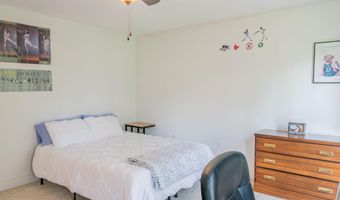 24 Surrey Ln, Falmouth, ME 04105