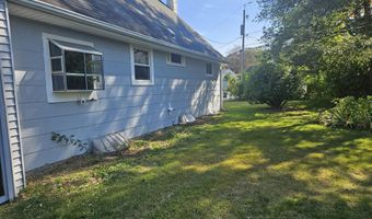2 Jeffrey Ln, Albany, NY 12211