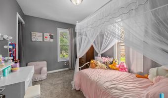 205 S 1st Ave, Brandon, SD 57005