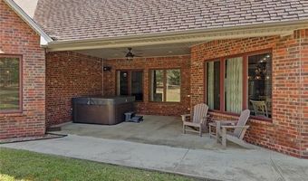 579 Chateau Bnd, Ardmore, OK 73401