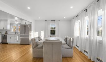 948 Wayne St, Bridgeport, CT 06606