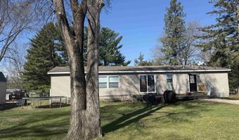 112 S College St, Adams, WI 53910