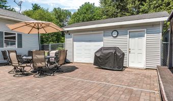 1391 Turner St, Auburn, ME 04210