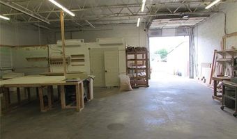 131 SE Cholwell Ave, Bartlesville, OK 74006