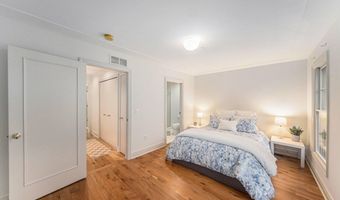 140 Ashley Mews Dr, Ann Arbor, MI 48104