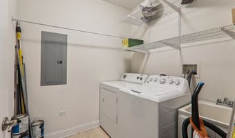 1200 N Foxdale Dr 312, Addison, IL 60101