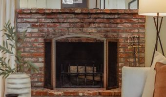1050 White Cottage Rd N, Angwin, CA 94508