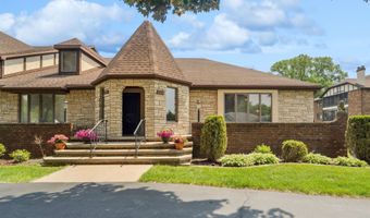 2213 SUNRISE Dr, Appleton, WI 54914
