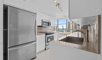 19195 NE 36th Ct 2705, Aventura, FL 33180