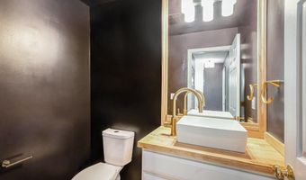 5660 Versailles Ave, Ann Arbor, MI 48103