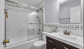 1911 Ozark Pkwy, Algonquin, IL 60102