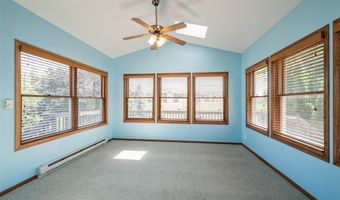 608 Ridgeview Way, Atkins, IA 52206