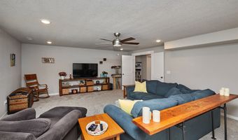 1917 Southbridge Dr, Adel, IA 50003