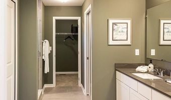 6215 N Trailwoods Dr, Ann Arbor, MI 48103
