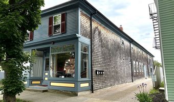 30 Bradford St, Bristol, RI 02809