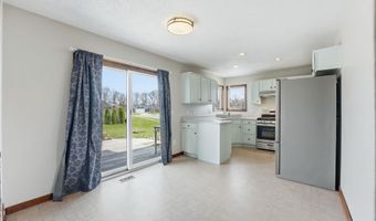 302 Willard Dr, Auburn, IN 46706