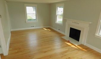 41 Woodcrest Dr, East Providence, RI 02915