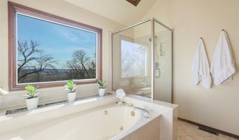 6 River Bluff Ct, Augusta, MO 63332