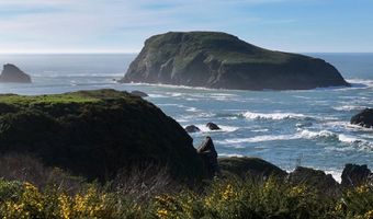 96370 NORTH Dr 8, Brookings, OR 97415