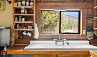 295 Old Range Rd, Clark Fork, ID 83811