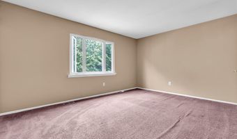 33 Windward Dr, Barnegat, NJ 08005