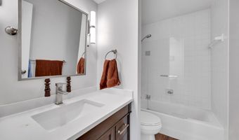 135 Turtle Bay Dr 135, Branford, CT 06405