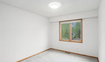 14806 Hallmark Dr, Apple Valley, MN 55124