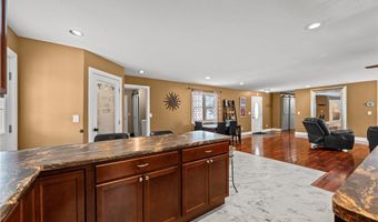 10121 Crows Nest Cv, Aurora, OH 44202