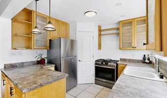 805 INDIANA St SE, Albuquerque, NM 87108