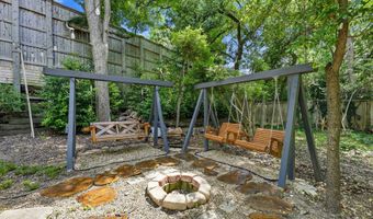 14917 Oaks N Dr, Addison, TX 75254