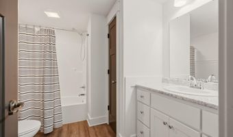 5587 Deer Hollow Rd, Auburn, IN 46706