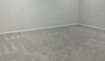 719 W Spaniel Dr, Ann Arbor, MI 48108