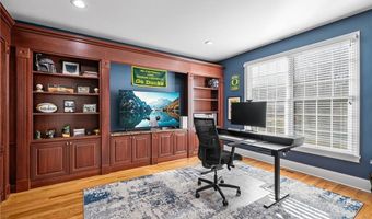 30 Lenihan Ln, East Greenwich, RI 02818
