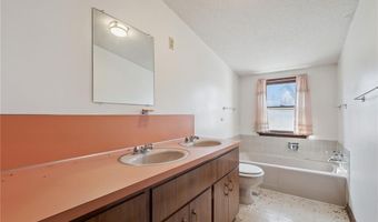 4306 F St, Amana, IA 52203