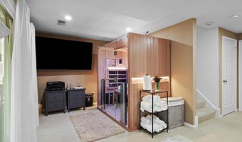7460 CROSS GATE Ln, Alexandria, VA 22315