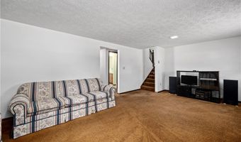 536 Fieldstone Dr, Amherst, OH 44001