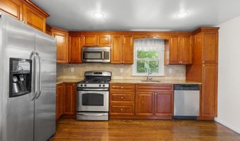 130 Ashton St, Bridgeport, CT 06606