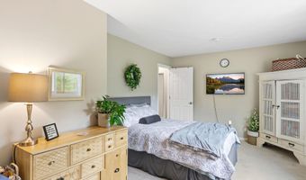 6 Standish Way 2, Amherst, NH 03031