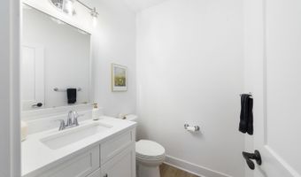 5 Melinda Ct, Bayville, NJ 08721