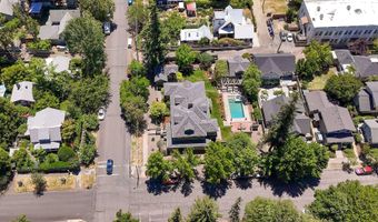 586 B St, Ashland, OR 97520