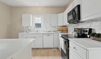 4260 N Rushwood Ct, Bel Aire, KS 67226