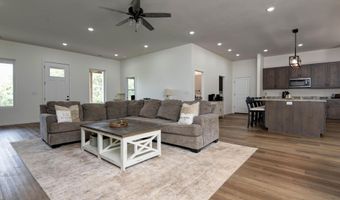 21696 Lawrence 1230, Aurora, MO 65605