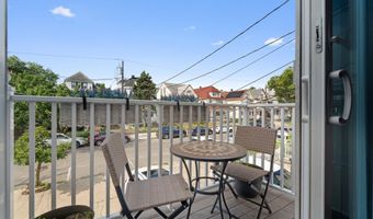 27 E 34TH St, Bayonne, NJ 07002
