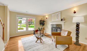 4003 KLOMAN St, Annandale, VA 22003