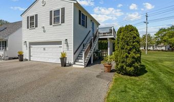 56 Pasture Farm Dr, Middletown, RI 02842