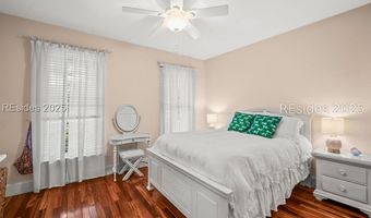 30 Dolphin Point Dr, Beaufort, SC 29907