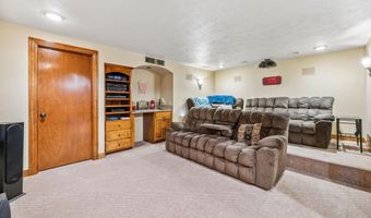 240 Bent Tree Ct, Andover, KS 67002